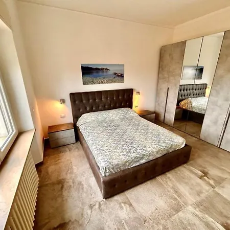 Bilo Leondino, Moderno Al Taunus Apartment Numana