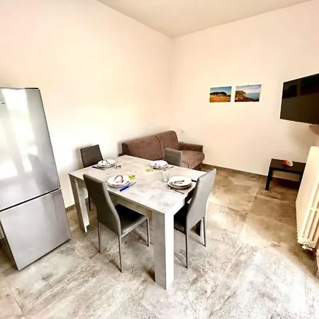Bilo Leondino, Moderno Al Taunus Apartment Numana